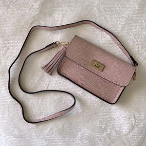 Blush Purse with touchscreen friendly back pocket!